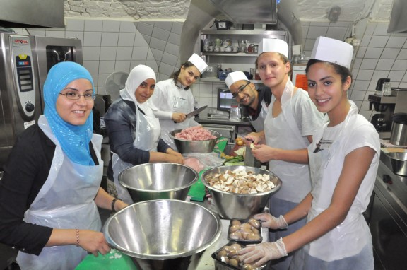 Многие австрийские компании также регулярно приглашают своих клиентов-мусульман в рестораны на ифтар