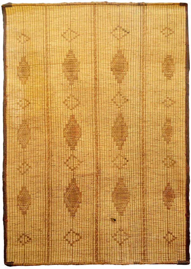 Молитвенный коврик ручной работы, выполненный по мотивам традиционных мавританских орнаментов (пальмовые листья, 84x110 см, художник Айн Таукат (Ain Tawkat)).