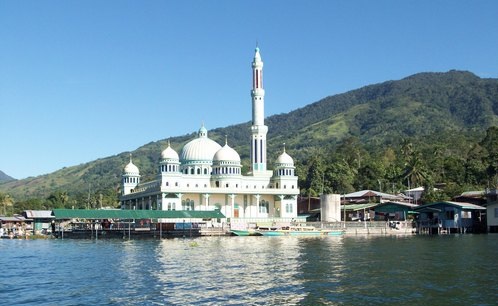 Центральная мечеть в городе Баколод на берегу озеро Ланао, провинция Южный Ланао