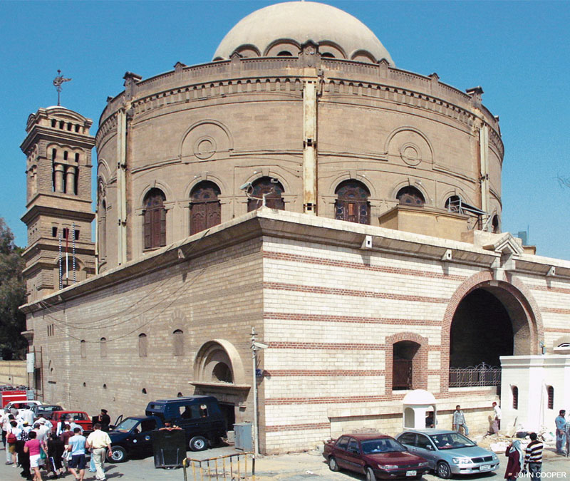 Церковь святого Георгия в Каире построена на фундаменте одной из двух римских башен, стоявших на входе на набережную канала