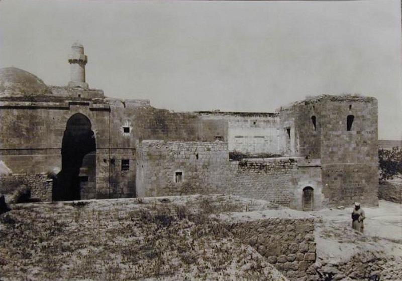 Два вида на мечеть и медресе аль-Фирдаус в Алеппо, построенные Дайфой Хатун в 1235-36 гг.