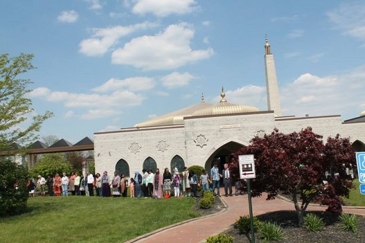 Исламский центр в Цинциннати окружили межрелигиозным «кольцом мира»