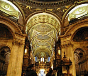 Рис.1 Купoла Айслес в кафедральном соборе Св. Павла, построенные в мусульманском стиле с применением техники угловых выступов 