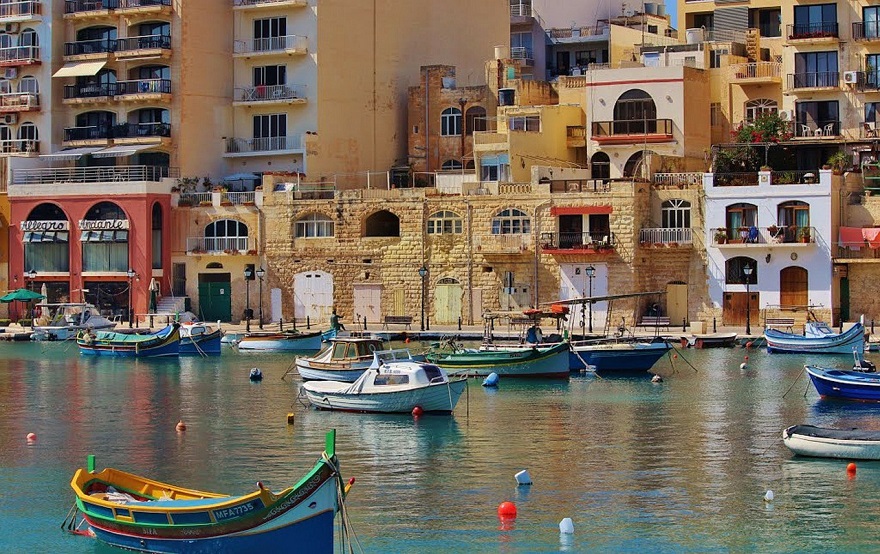 Кого-то это может удивить, но Мальта оказалась великолепной и в высшей степени дружественной к мусульманам. Здесь масса ресторанов халяль, интересная история, пляжи, красивые курорты.