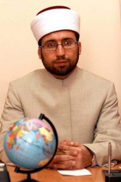 Шейх Абу Ар-руб Имад Мустафа – председатель Исламского Культурного Центра при общественной организации «Аль-Масар» в г. Одесса.
