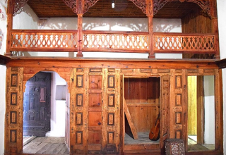 Деревянный балкон, дом Зекате, Гирокастра