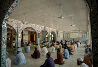 Исламабад. Пятничная молитва "на расстоянии"