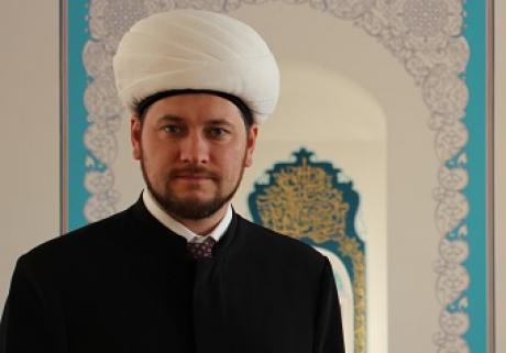 Заммуфтия ДУМЕР: Россиянам нужно поучиться патриотизму у крымских татар