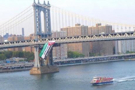 Нью-Йоркцы поддержали палестинцев Газы и протестующих в Фергюсоне