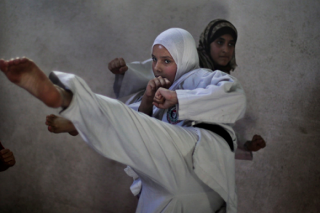 Жительницы Газы успешно занимаются карате