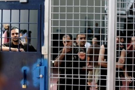 80 палестинских заключенных объявили голодовку
