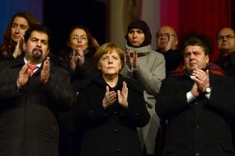 Канцлер Германии присоединилась к маршу мусульман за толерантность