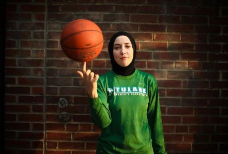 Баскетболистка не хочет выбирать между хиджабом и спортом