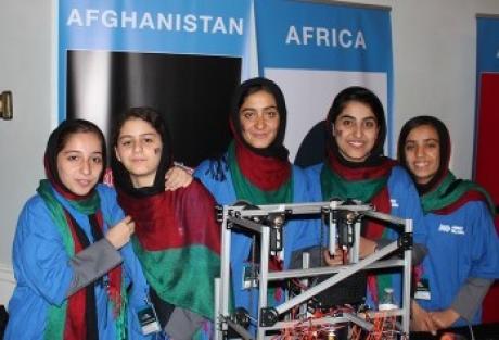 Афганские девушки победили на европейском конкурсе робототехники