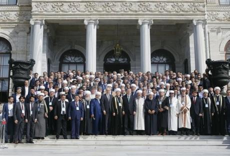 Совет мусульман Евразии обсуждает проблему злоупотребления религией