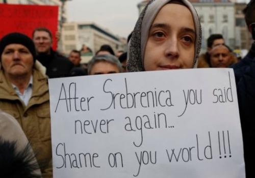«После Сребреницы вы говорили: никогда больше. Позор тебе, мир!»