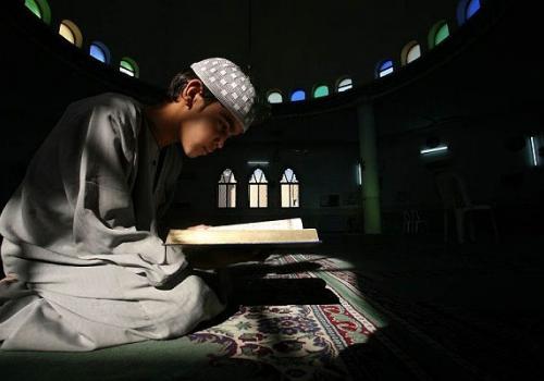 «Читайте Коран красивым голосом» (Насаи)