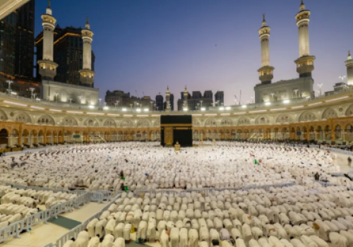 В Мекке установлен рекорд: 904 тысячи паломников совершили умру за один день в Рамадан 2026