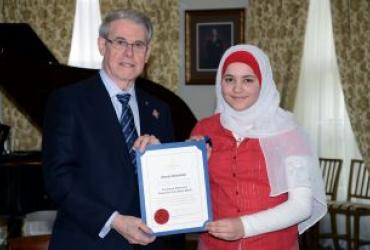Канада чествует мусульманскую девочку