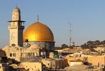 Израиль хочет приглушить азан в аль-Кудсе