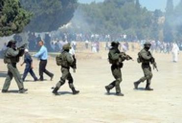 Израильская полиция штурмовала комплекс аль-Аксы