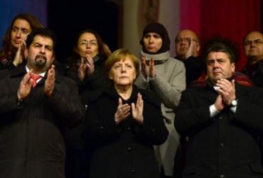 Канцлер Германии присоединилась к маршу мусульман за толерантность