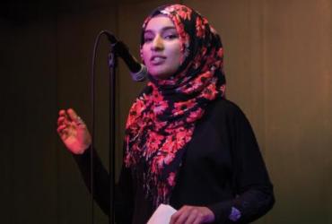 Американские студенты слушали монологи о хиджабе