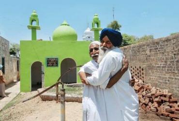 В индийской деревне сикхи построили мечеть