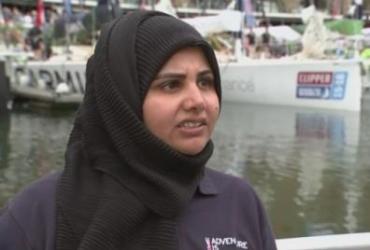 Британка в хиджабе отправилась в кругосветное плавание