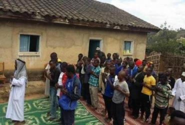 Пастор и 480 прихожан руандийской церкви приняли ислам