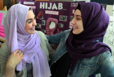 Студенты-мусульмане «вытестяют невежество» в кругу сверстников
