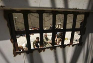 За 45 лет оккупации Западного берега и Сектора Газа палестинские заключенные израильских тюрем объявляли бессрочные голодовки более пятнадцати раз.
