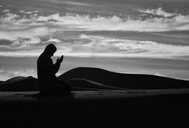 Когда бы вы ни обратились к Аллаху, знайте, что Он ответит на вашу молитву