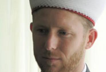 Муфтий ДУМУ «Умма» обращаясь к деятелям СМИ, попросил не переносить проблемы мусульман России на мусульман Украины.