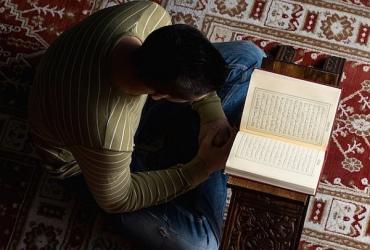 Декламация Корана утешает сердце, наполняет душу миром, а дом — благословением