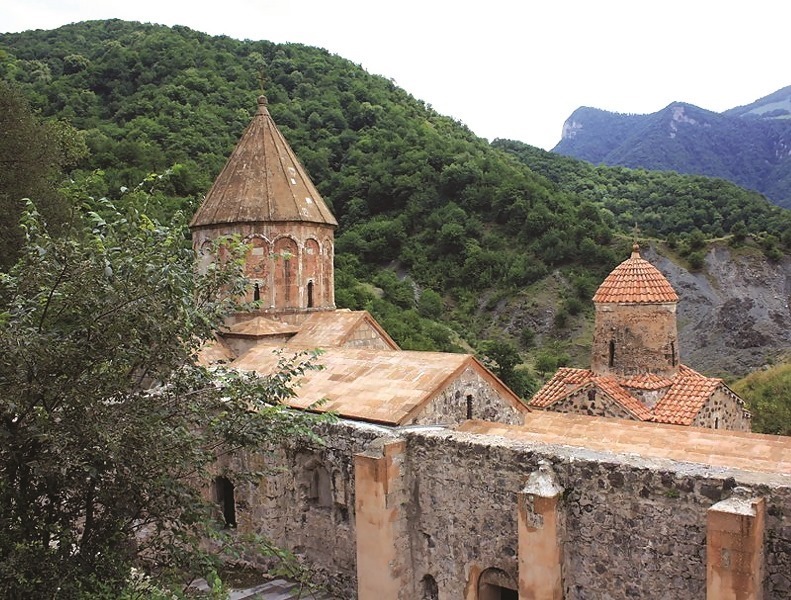 Освобожденный от армянской оккупации монастырский комплекс Худаванг в Кельбаджарском районе