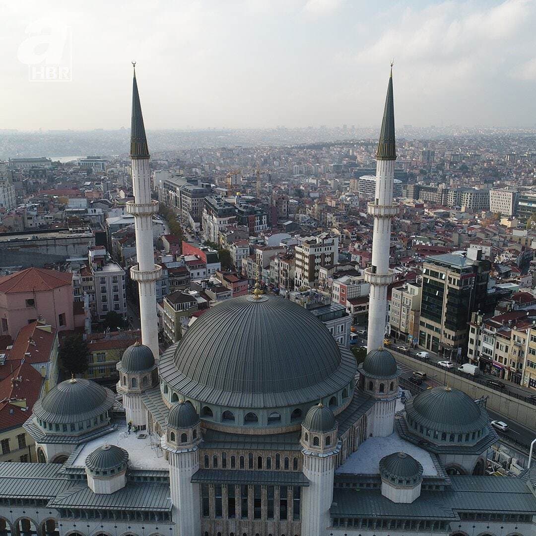 Мечеть на площади Таксим