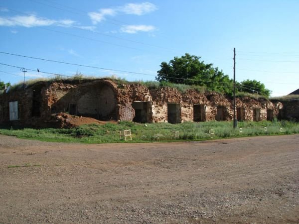Руины караван-сарая в Татарской Каргале