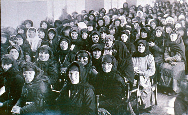 Дагестанские женщины в хиджабе