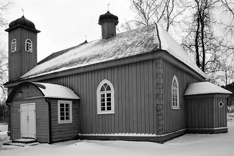 Татарская деревянная мечеть в деревне Крушиняны была построена в 1871 году и является старейшей в Польше. Со временем польско-литовские татары (липки) утратили свой язык.