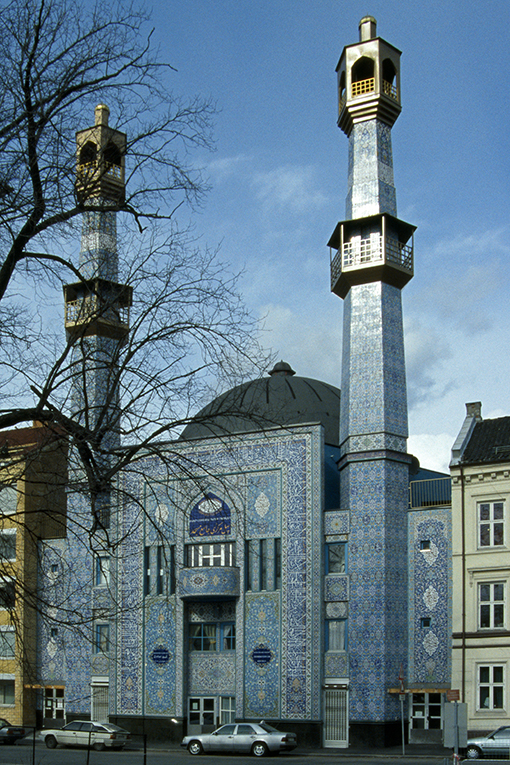 Первая в Норвегии мечеть, построенная в Осло в 1995 году.