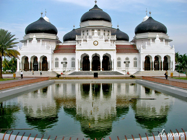 5 великих мечетей Индонезии
