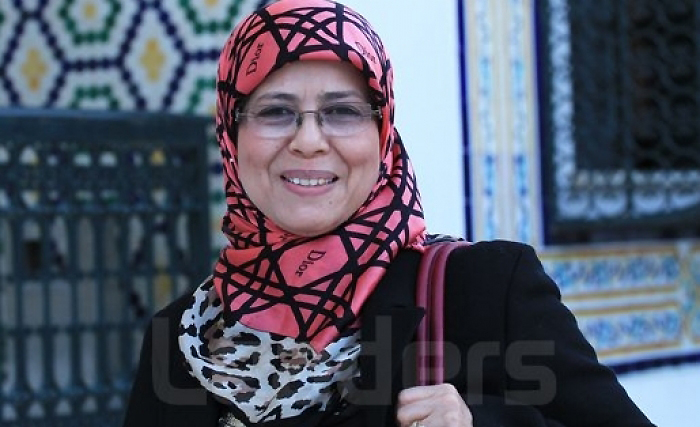 Амель Азуз (Amel Azouz) из Туниса стала одной из первых женщин-членов исламской партии  «Эннахда». На сегодняшний день она возглавляет женское крыло партии и работает преподавателем английского языка. 