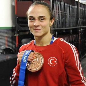 Элиф Жале Ешильырмак (Elif Yale Yesilirmak), Турция