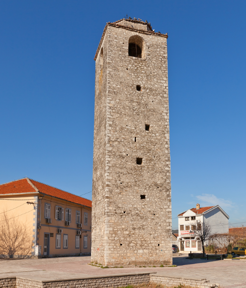 Часовая башня в Подгорице, Черногория. 16-метровая башня построена османами в XVIII веке. Один из старинных символов города
