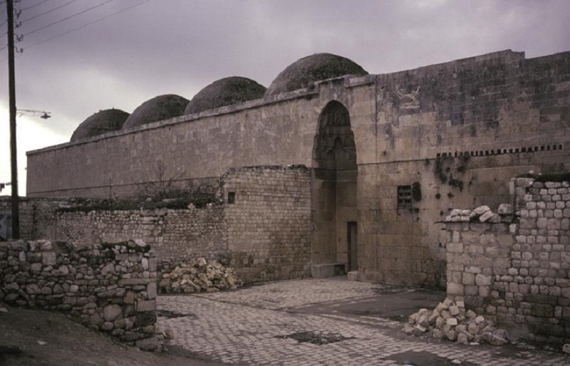Два вида на мечеть и медресе аль-Фирдаус в Алеппо, построенные Дайфой Хатун в 1235-36 гг.