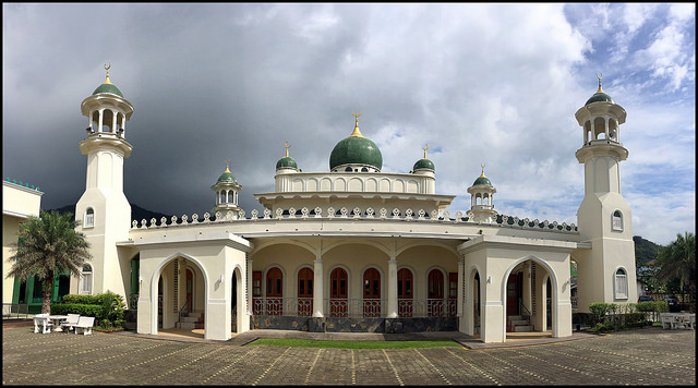11. Мечеть Мукарам. Считается одной из самых красивых на острове