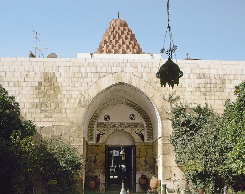Бимаристан (больница и медицинская школа) Нур ад-Дина в Дамаске, основан в XII в. Сейчас в здании находится Музей медицины и науки арабского мира