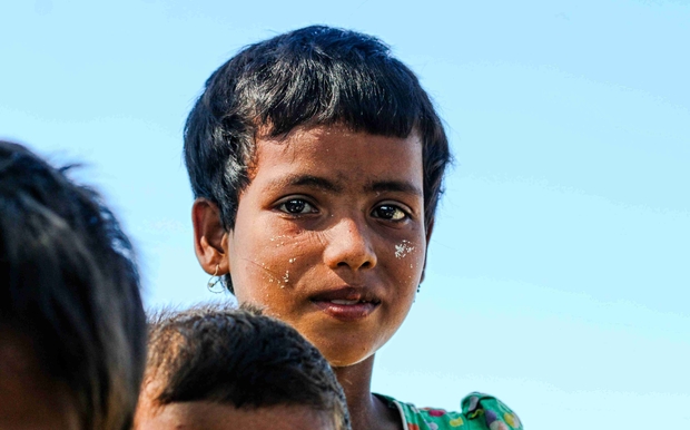 Девочка-рохинья из лагеря беженцев ООН недалеко от Ситуэ