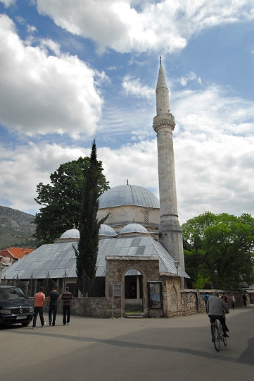 В центре Травника расположена мечеть Сулеймания. 